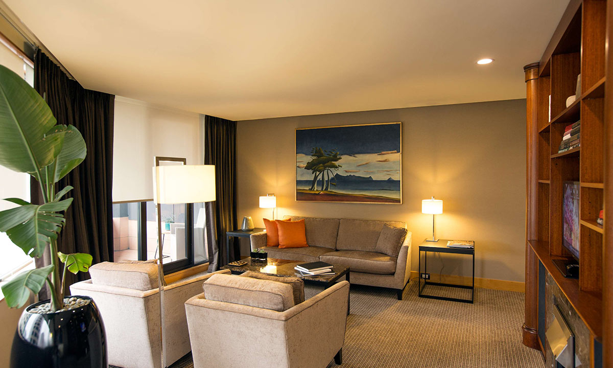 Raffles-Suite-at-Stamford-Plaza-Auckland-14321778_4K.jpg